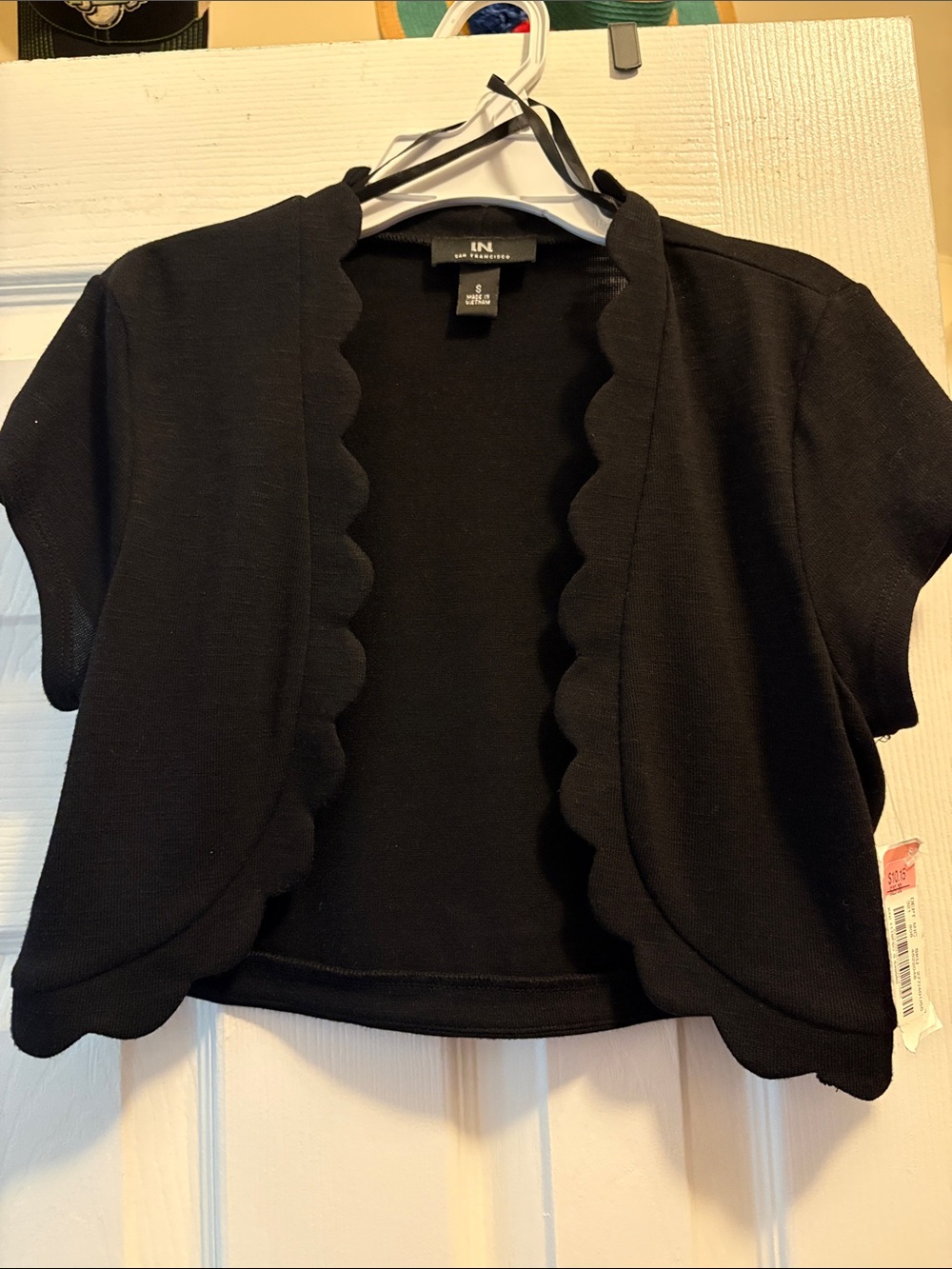 Scalloped Edge Cropped Bolero Shrug - Black